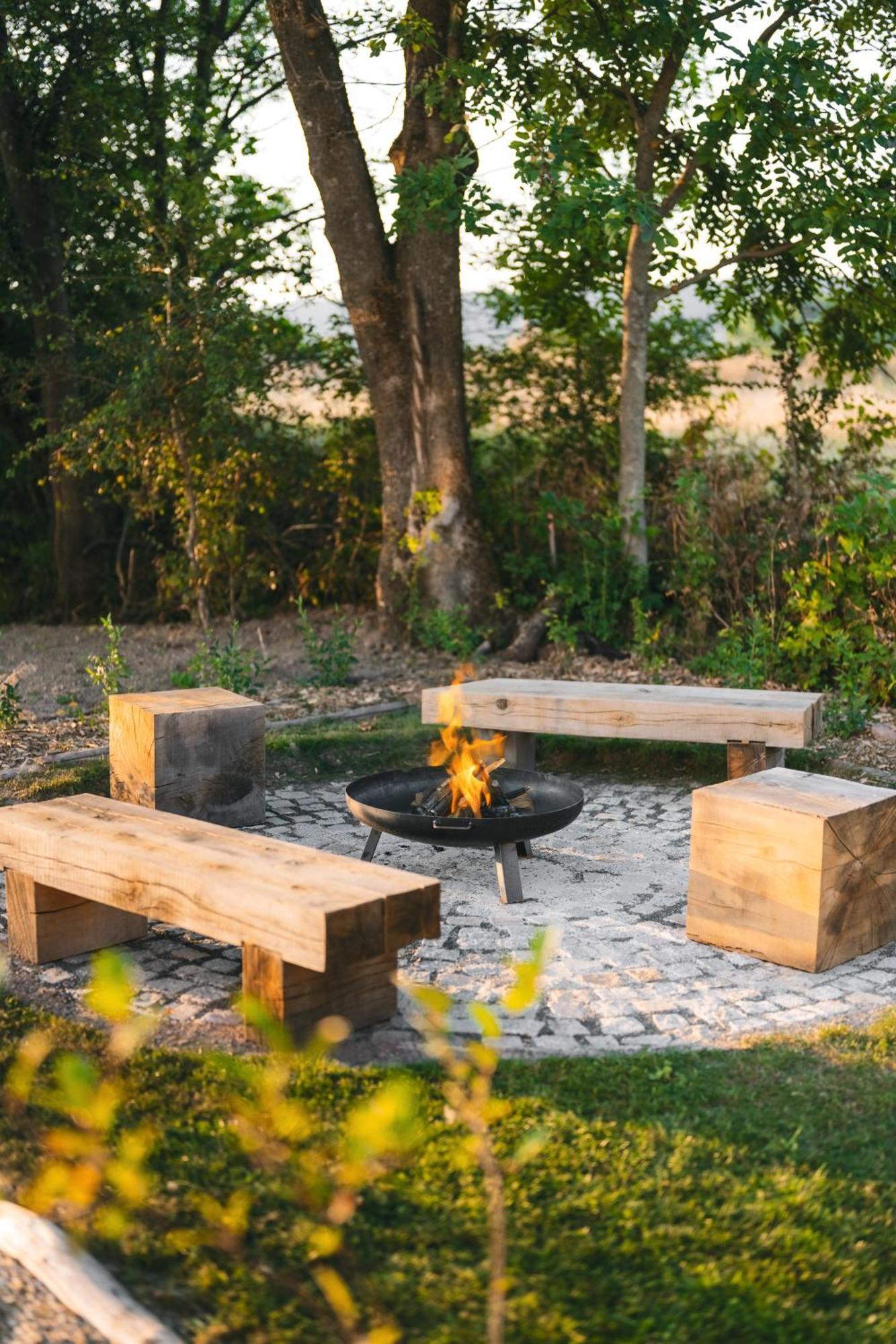 Roubenka "Tam Kde Lisky Davaji Dobrou Noc" Villa Cerny Dul Bagian luar foto